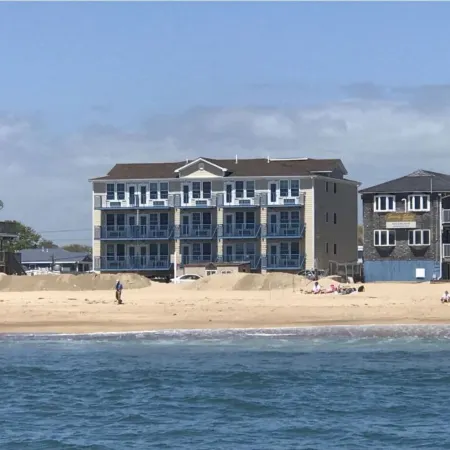 Misquamicut Beach Front Inn