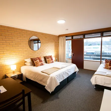 Bentley's Hotel Hotels in Clare