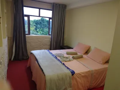 746 Pousada Hotels near Praça do Suspiro