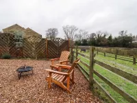 Lair Close Cottage Hotels in Eavestone