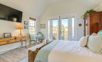 Steps to Sutter Creek Chic Wine Country Cottage