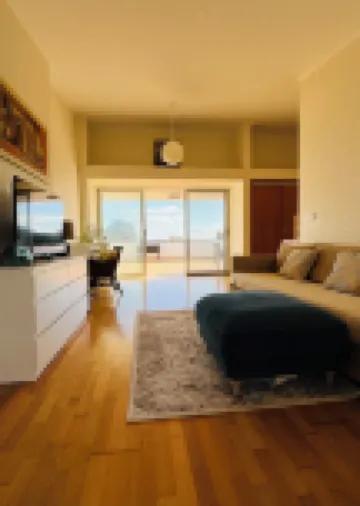 Come and enjoy peace, quiet and views of the sea and mountains in your comfort.