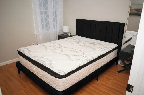 Rehoboth Ave Apartment - 2 blocks from the beach- In the heart of Rehoboth Beach