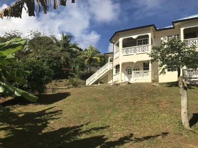 Beautiful, tranquil Home. 8 minutes from the International Airport Hotels near St. Lucia National Trust Museum
