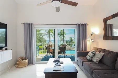 Ocean front 2 bedroom condo with pool