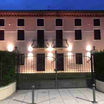 Villa Giotto Luxury Suite & Apartments Hotel Exterior