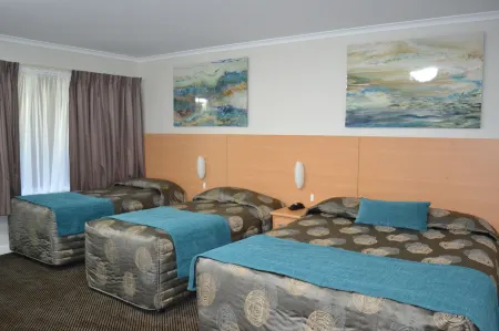 Cattlemans Country Motor Inn & Serviced Apartments Отели в г. Даббо