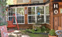 Sitzmark Chalet Inn فنادق في رويدوسو