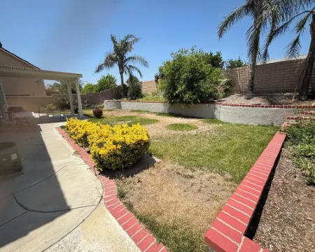 5 bds large house,Near Airport Ontario Mills,free parking,pets friendly. 方塔納酒店