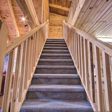 Large Cabin w/ Deck Overlooking Norfork Lake!
