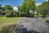 Spacious San Antonio Home ~ 5 Mi to Downtown! - Country Houses
