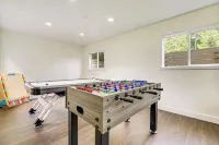 Deck + Game Room: Redmond Home ~ 17 Mi to Seattle - 3-Star