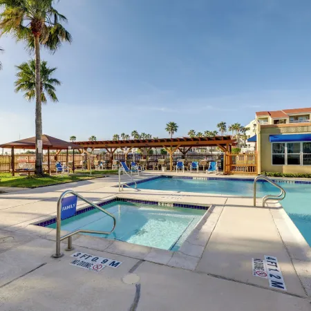South Padre Island Condo - Walk to Beaches!