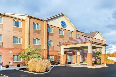 Comfort Suites Mason Near Kings Island Отели рядом с достопримечательностью «Lm&M Railroad»