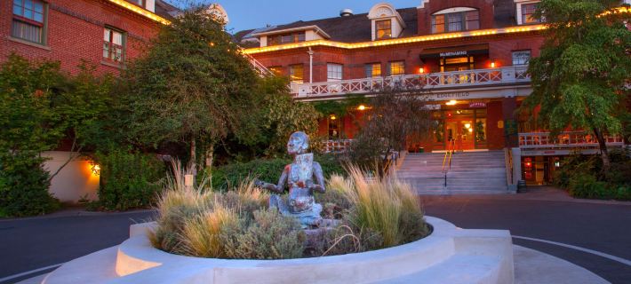 McMenamins Edgefield Hotels in Multnomah County