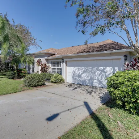 Bright Titusville Retreat w/ Lanai - Wfh Friendly!