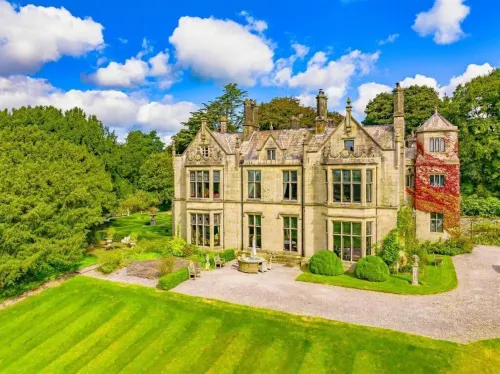 Kendal - Gothic Hall - Luxury Rooms or Apartment