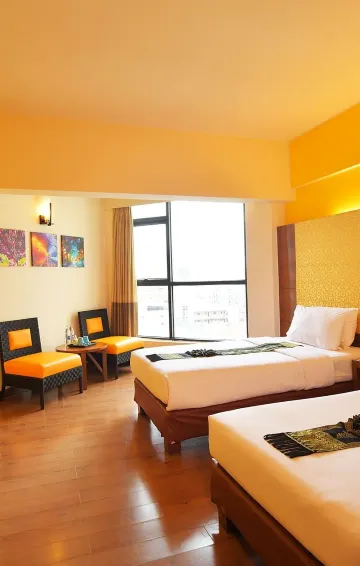 ห้องดีลักซ์ เตียงแฝด พร้อมวิวเมือง