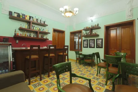 Hotel Santa Lucia Boutique Spa Отели рядом с достопримечательностью «Iglesia de la Tercera Orden»