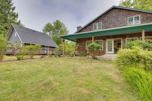 Charming Rockaway Beach House, Walk to Ocean! - 3-Star