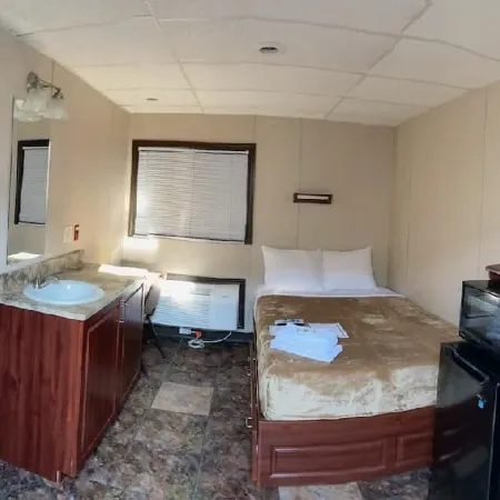 The Armadillo Hotel Karnes City