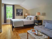 Landmark Inn Hotels in Cooperstown