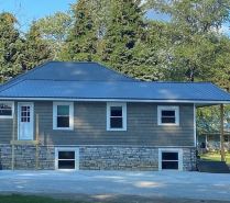 House on Lake Erie Bluff! Gorgeous lakefront view with spectacular sunsets!