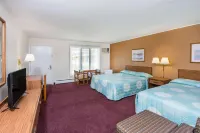Knights Inn Kirksville - parking