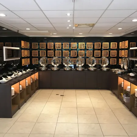 CHIA SHIH PAO HOTEL Отели в г. Цзяи