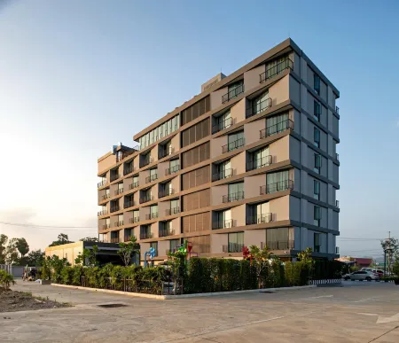 The  28th  Hotel Отели рядом с достопримечательностью «Pakprak Road»