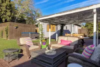 Hummingbird Haven by Avantstay Dog-friendly, Near the Beach, Huge Yard+hot Tub Hotels near Santa Barbara Landing