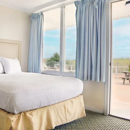 Seabonay Oceanfront Motel