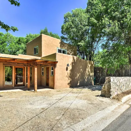 Cozy Home w/ Media Room: Short Walk to Taos Plaza!
