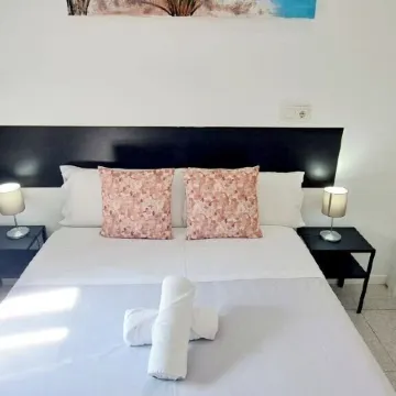 Ayz Sierra de Meira - Auto Check-in Property Отели рядом с достопримечательностью «Станция Santa Eugenia »