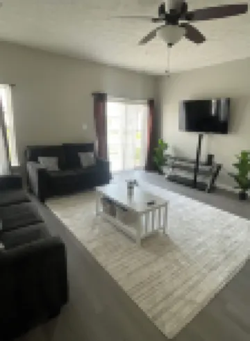 3-bedroom townhome in tranquil Delmar with WiFi, AC. Relax and unwind