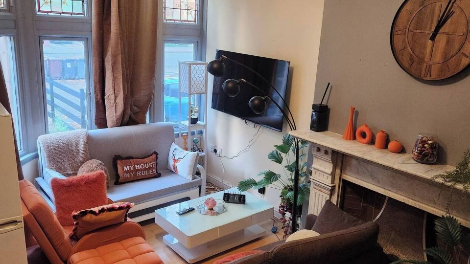 Glams Victoria apartment