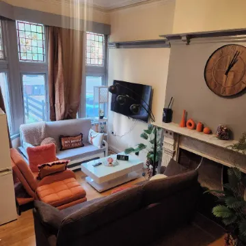 Charming Victorian Apartment in Central Wolverhampton