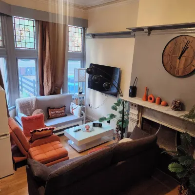 Charming Victorian Apartment in Central Wolverhampton