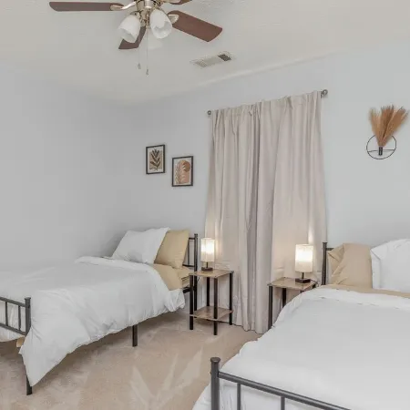17 Springs / RTJ Golf / Saltwater Pool / Sleeps 8