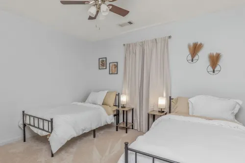 17 Springs / RTJ Golf / Saltwater Pool / Sleeps 8