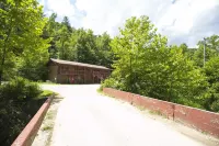 Black Bear Lodge Motel Hotel di Menifee County