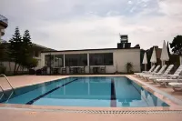Minta Apart Hotel - Pools