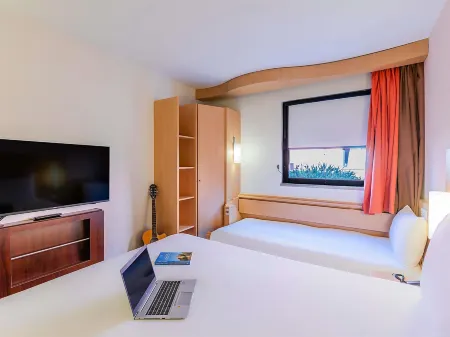 Hotel Ibis Lisboa Sintra Отели рядом с достопримечательностью «Замок мавров»