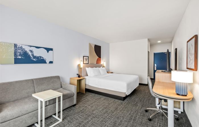 Spark by Hilton Duluth