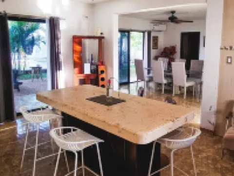 คาจาล คีน โรงแรมในทิซิมิน