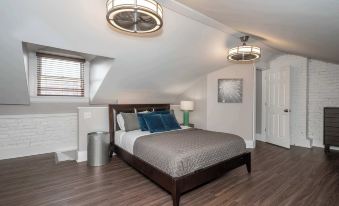 Heart of Mainstrasse Apt 4