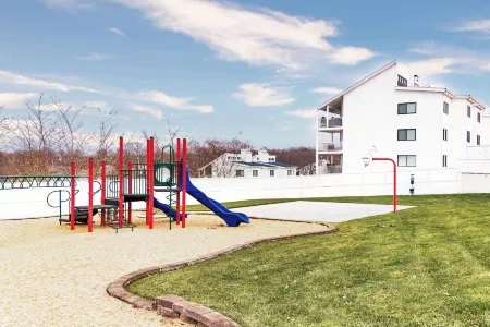 Panoramic Sunset Escape Waterfront Condo for 7!