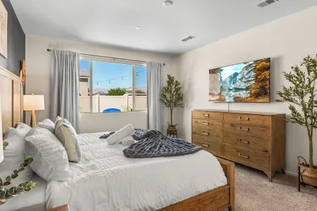 New Pool+Spa+Games+Large BBQ+Designer+Beautiful