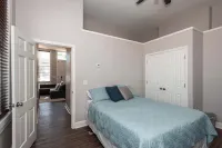 Heart of Mainstrasse Apt 1