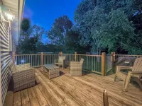 Lake Mi Getaway w/hot tub - Relax on 2 acres-plenty of space to unwind Hotels in Lake Charter Township